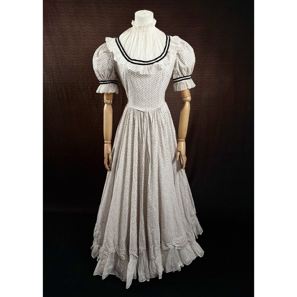 Beautiful Prairie Rose Velvet Trimmed Vintage Cotton & Silk Gown/Dress sz Small